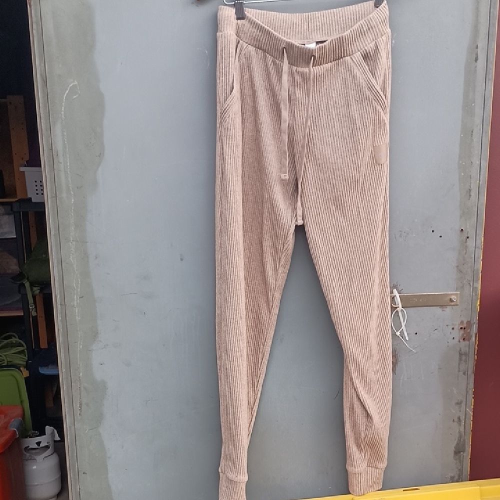 ALO Yoga Tan Ribbed Joggers